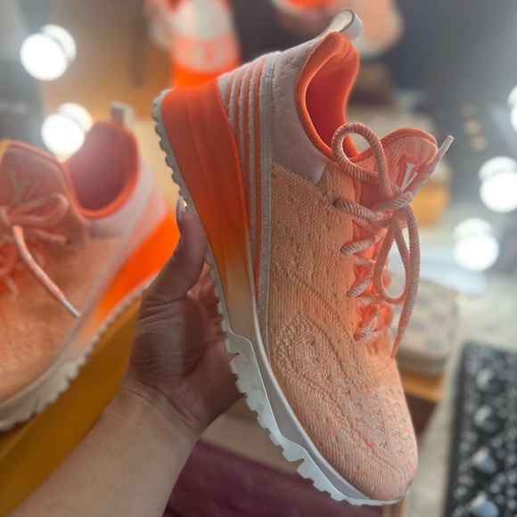 AUTHENTIC LV SNEAKERS UNISEX - Picture 11 of 14